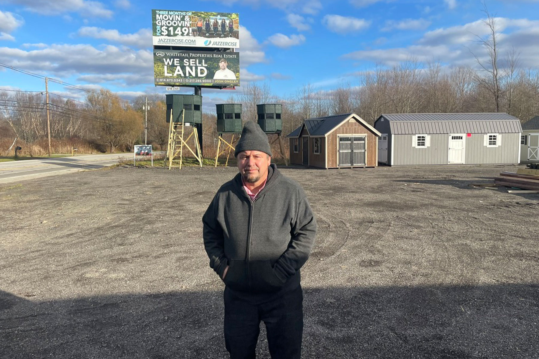 Ernest on Albion Mast Mini-Barn lot