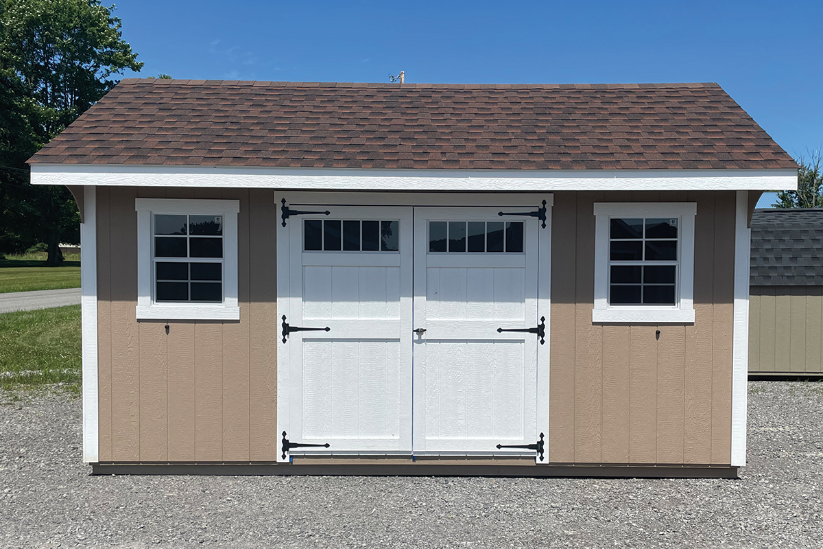 Carriage House: Front View